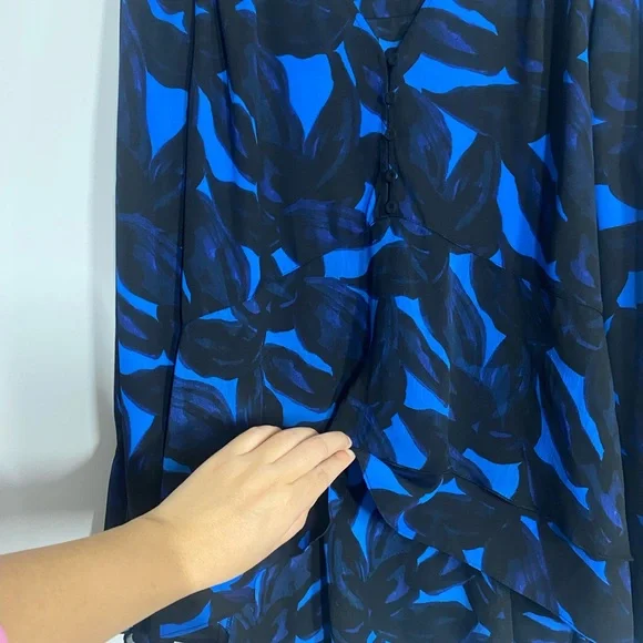 Blue and Black Patterned Blouse - Picture 9 of 13